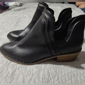 Sonoma black booties